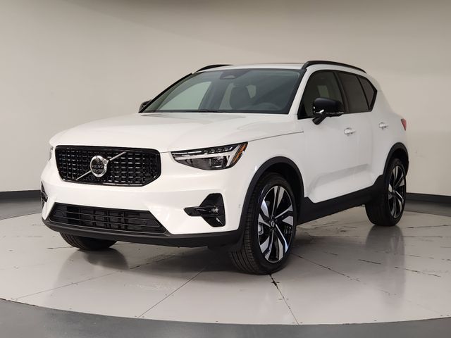2026 Volvo XC40 B5 Ultra