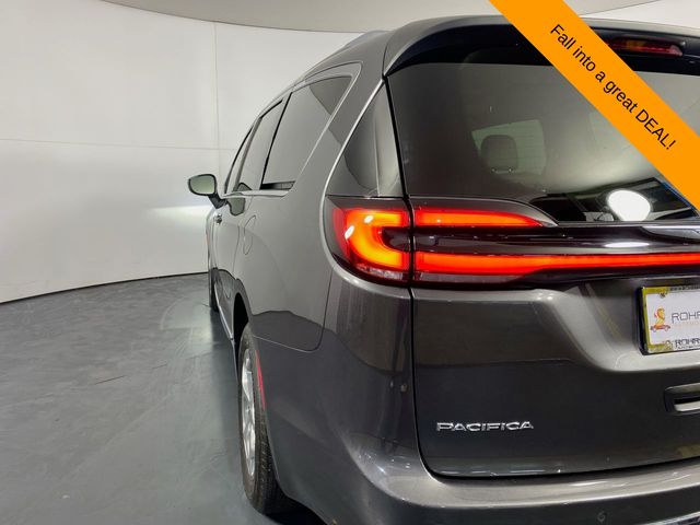 2021 Chrysler Pacifica Limited 32