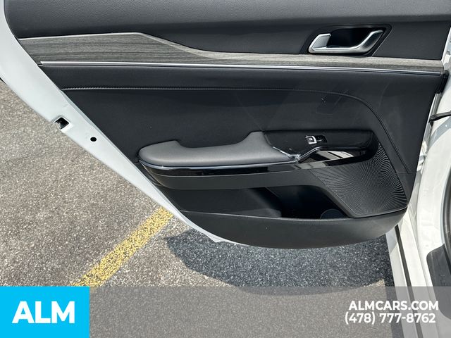 New 2025 Snow White Pearl Kia EX image 24