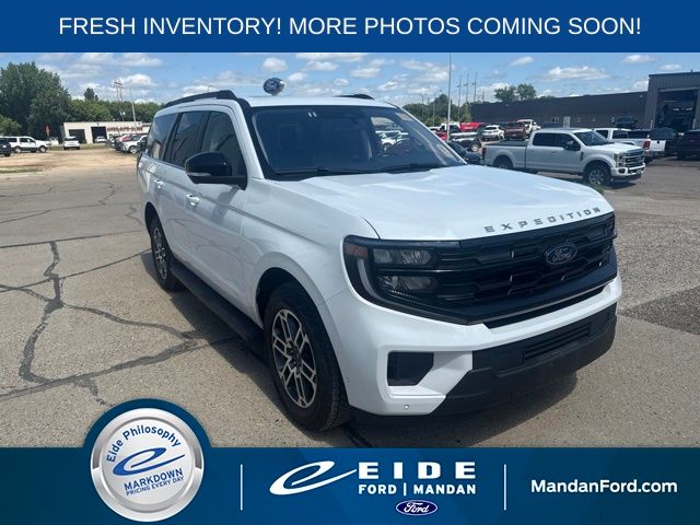 White Metallic 2025 Ford Expedition SUV / Crossover Four-Wheel Drive Automatic