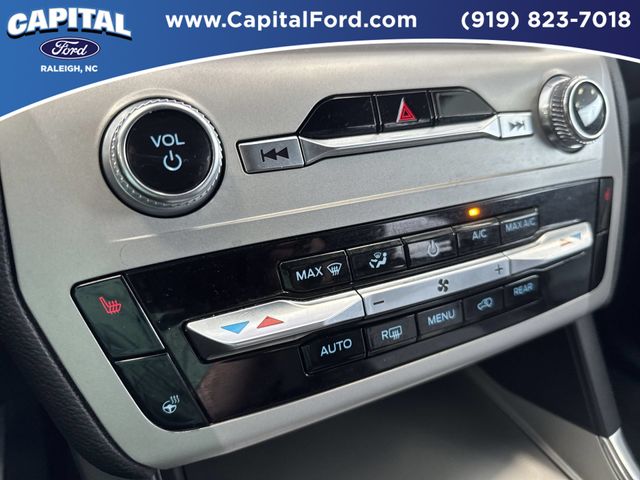 Used 2023 Silver Ford XLT image 29