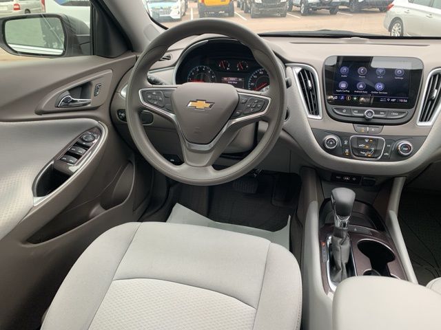 2022 Chevrolet Malibu LS photo