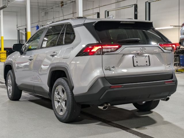 2024 Toyota RAV4 XLE 5