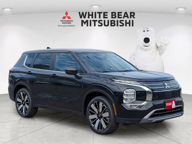 Labrador Black Pearl 2026 Mitsubishi Outlander SUV / Crossover Front-Wheel Drive Continuously Variable Transmission