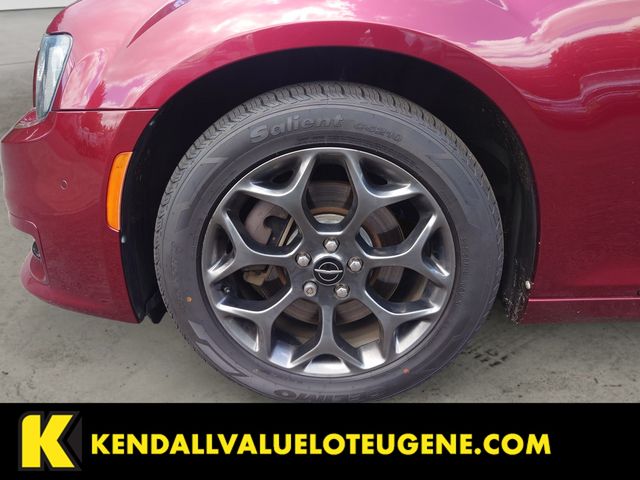Used 2018 Red Chrysler S image 14