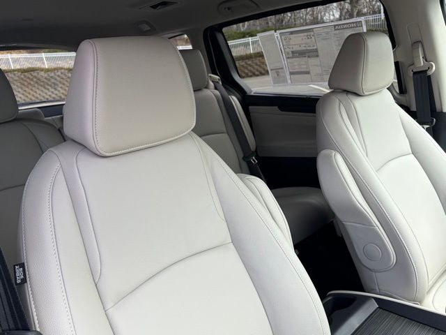 new 2026 Honda Odyssey car, priced at $42,076
