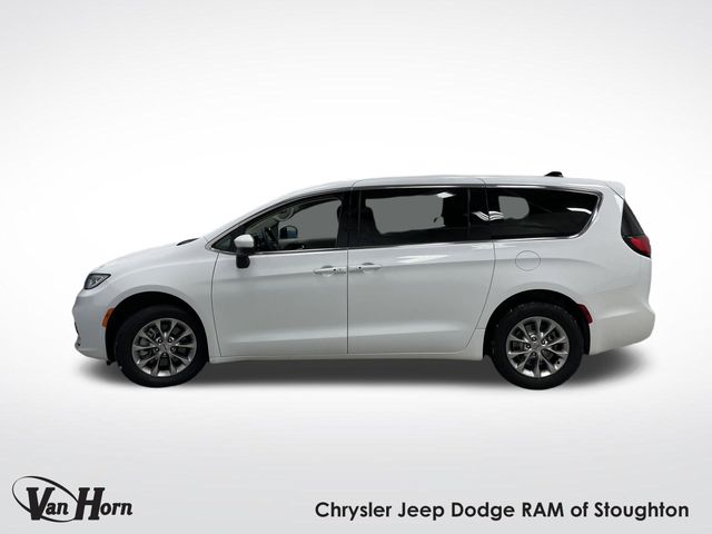 2023 Chrysler Pacifica Touring L photo