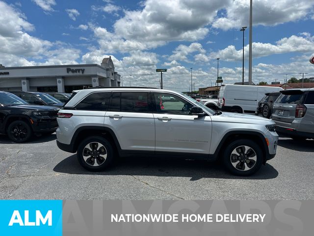 Used 2024 Silver Jeep 4xe image 4