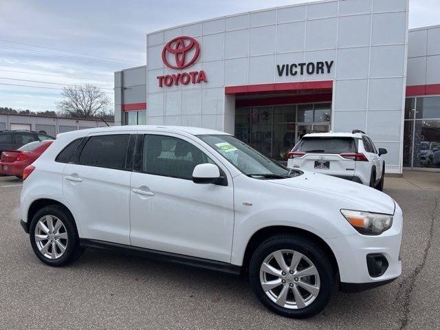 2015 Mitsubishi Outlander Sport ES's photo