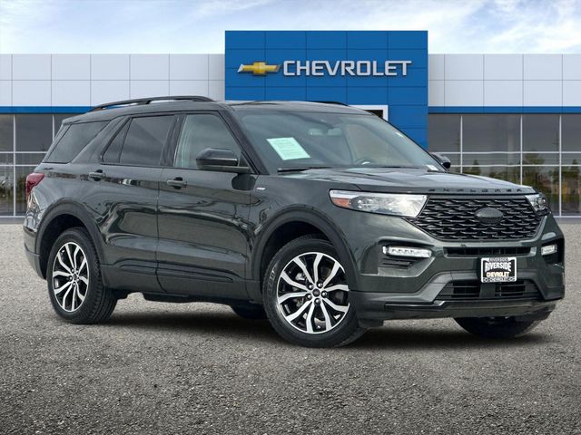 2022 Ford Explorer ST-Line 2