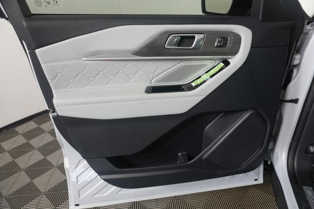 New 2026 White Ford Platinum image 25
