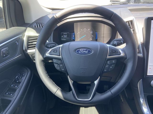 2024 Ford Edge Titanium 17