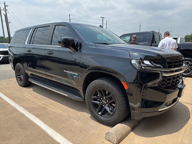 2022 Chevrolet Suburban LS photo