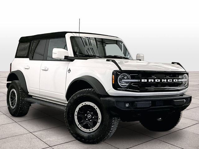 2023 Ford Bronco Outer Banks White at Bob Ruth Ford