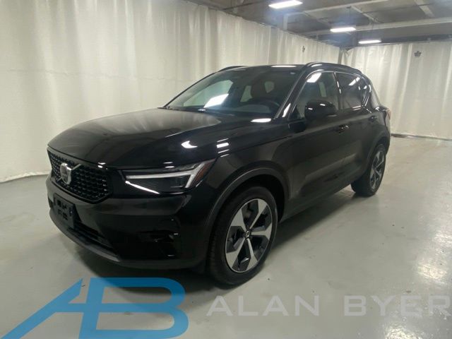 Onyx Black 2026 Volvo XC40 SUV / Crossover All-Wheel Drive Automatic