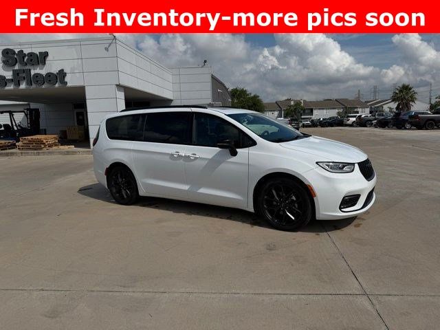 2025 Chrysler Pacifica Limited White at Community Toyota