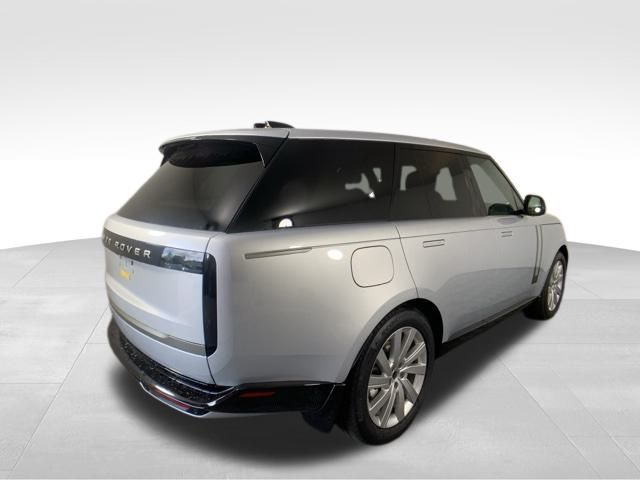 2025 Land Rover Range Rover SE 6