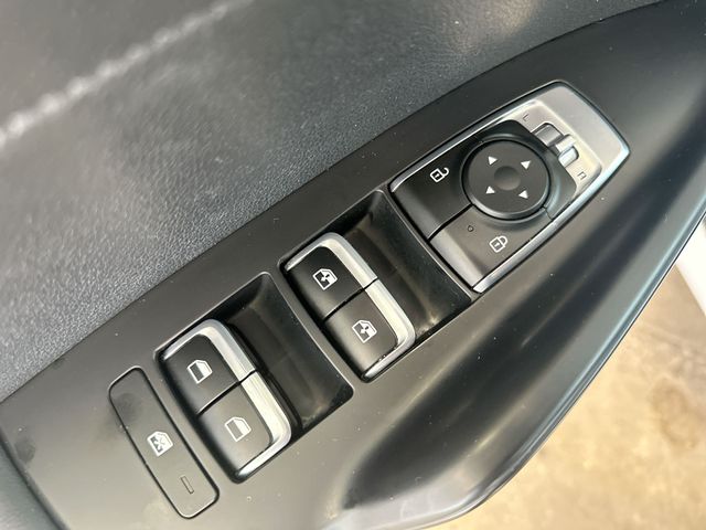 Used 2023 White Kia GT-Line image 17