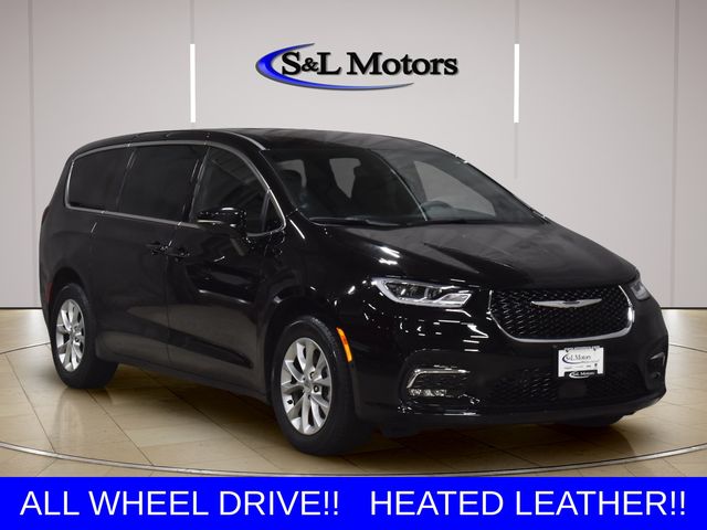 Diamond Black Crystal Pearlcoat 2025 Chrysler Pacifica Minivan All-Wheel Drive 9-Speed Automatic