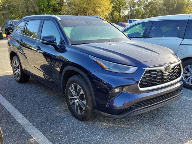 2023 Toyota Highlander XLE FWD