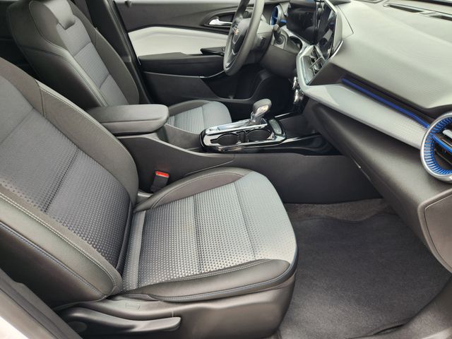 2025 Chevrolet Trax LT White at Classic Elite Chevrolet Sugar Land