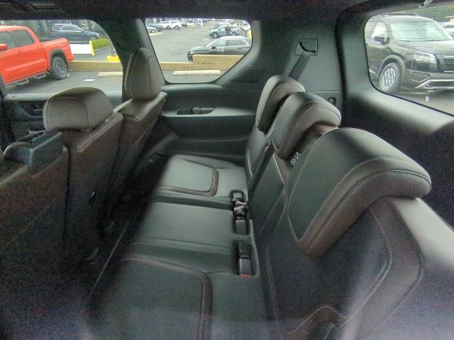 2025 Nissan Armada SL - Photo 15