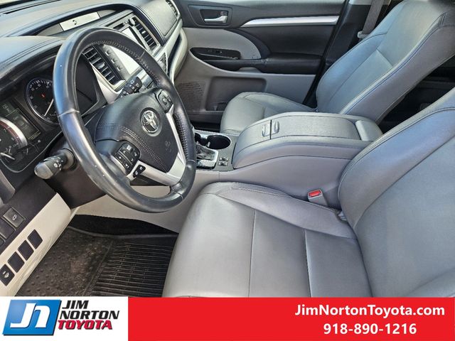 2016 Toyota Highlander XLE V6 15