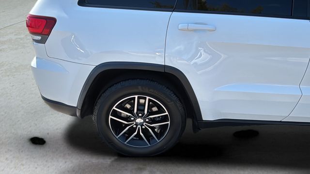 Used 2017 White Jeep Trailhawk image 36