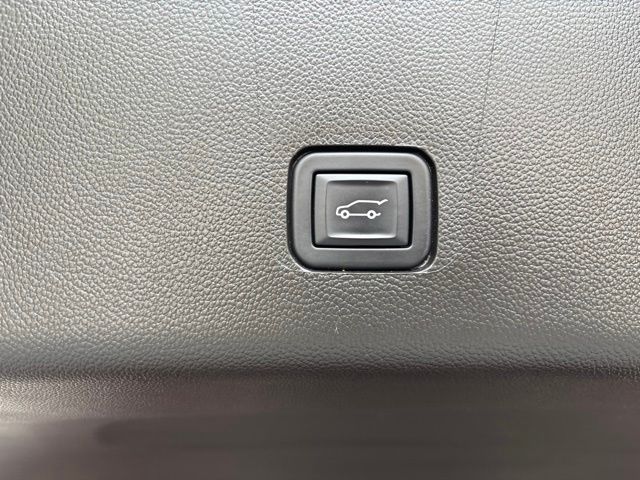 Used 2023 Chevrolet Traverse SUV