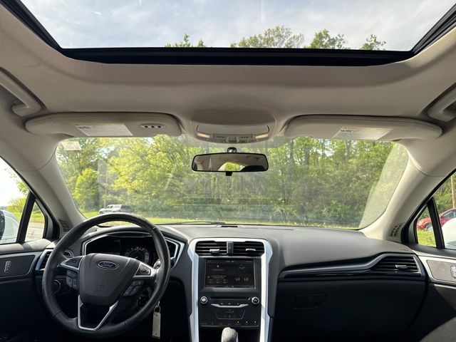 Used 2015 White Ford SE image 13