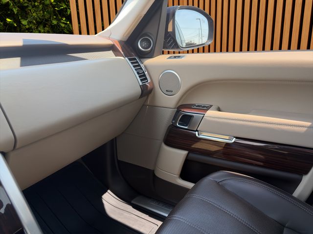 2015 Land Rover Range Rover Thumbnail