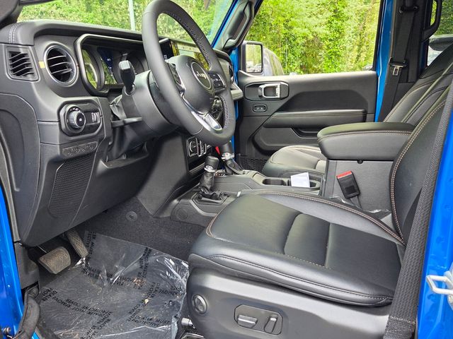 Used 2025 Blue Jeep Sahara image 15