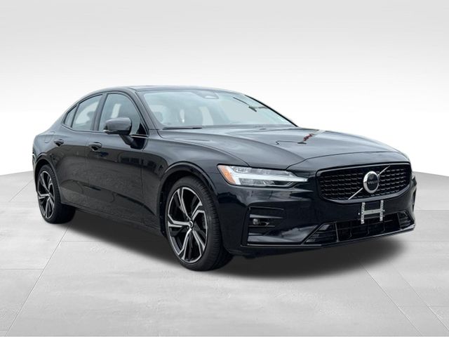 Black 2024 Volvo S60 Sedan Front-Wheel Drive Automatic