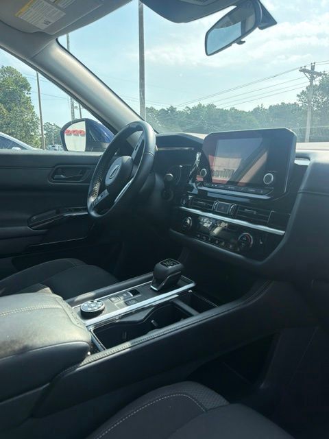 Used 2025 Nissan Pathfinder SUV