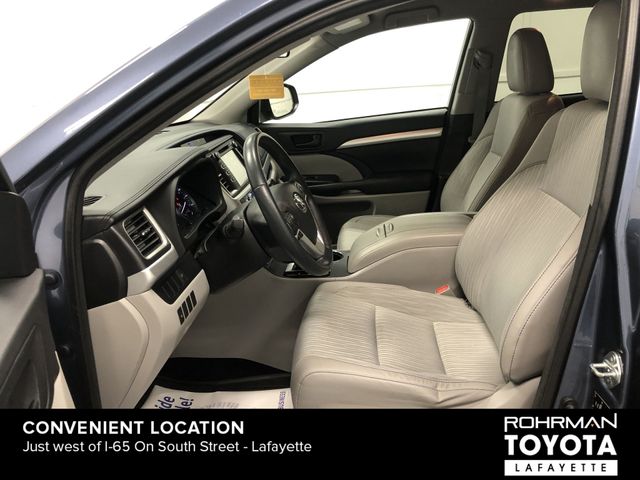 2016 Toyota Highlander LE Plus V6 11