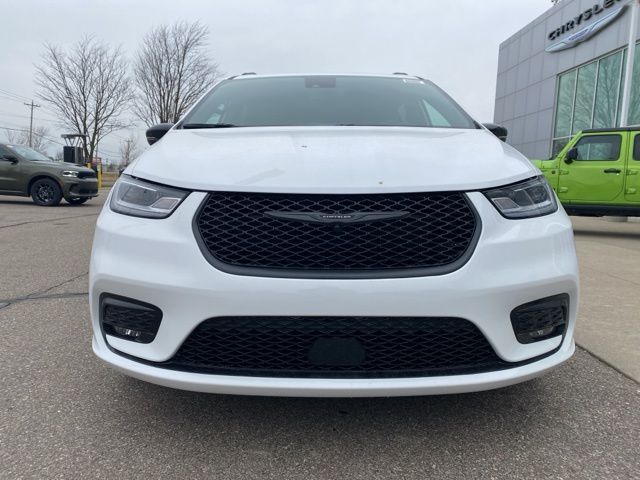 2026 Chrysler Pacifica Select - Bright White Clearcoat exterior view 2