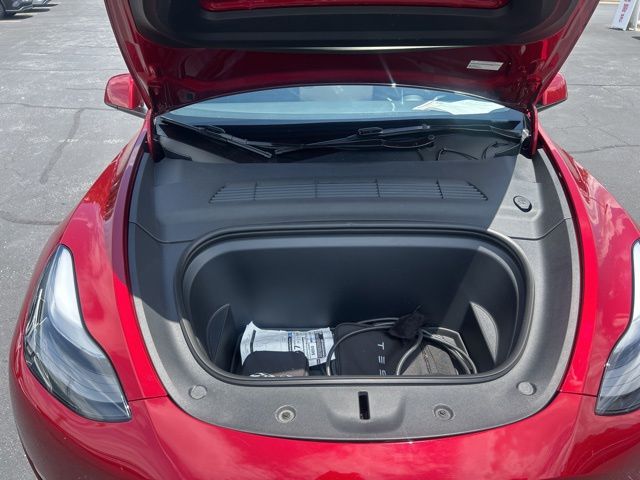 2024 Tesla Model Y Long Range - Photo 4