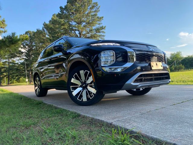 Silver 2025 Mitsubishi Outlander SEL FWD SUV / Crossover Front-Wheel Drive Continuously Variable Transmission