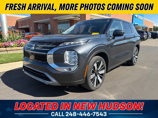 Graphite Gray 2025 Mitsubishi Outlander SUV / Crossover Front-Wheel Drive Continuously Variable Transmission