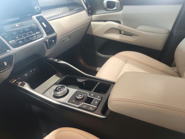 Used 2023 Kia Sorento Hybrid SUV