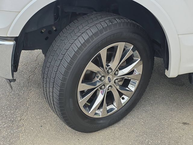 Used 2016 White Platinum Clearcoat Metallic Ford Lariat image 33