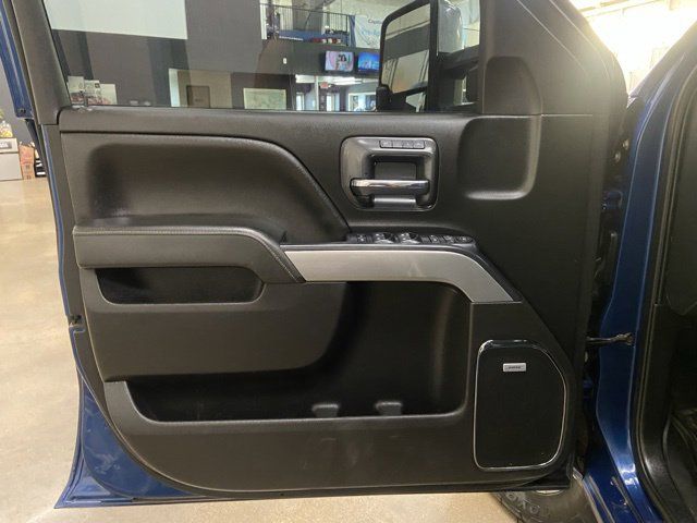2019 Chevrolet Silverado 3500HD thumbnail 15