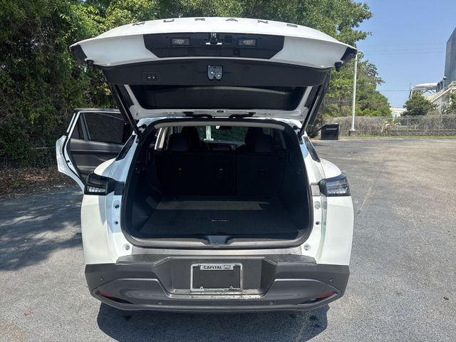 Used 2025 White Nissan SL image 12