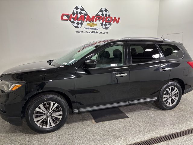 2018 Nissan Pathfinder S photo