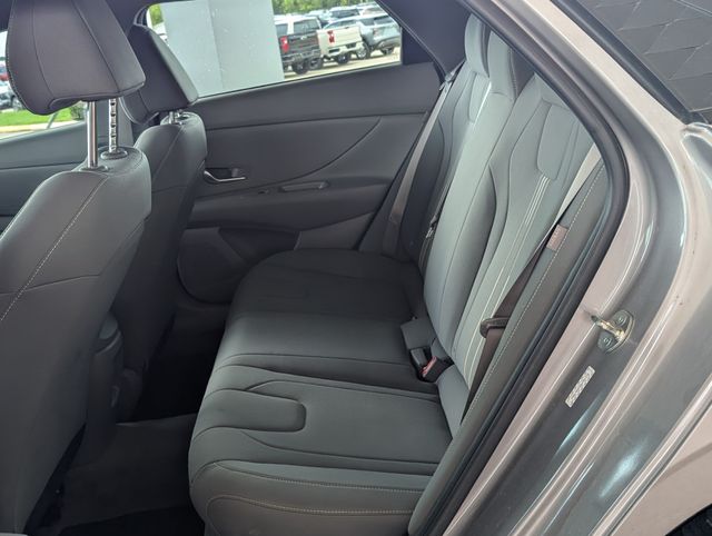 2024 Hyundai Elantra SEL Silver at Community Toyota