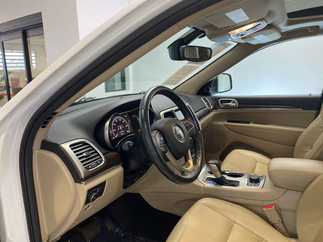 Used 2017 White Jeep Limited image 19