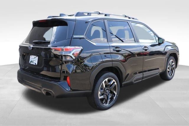 2025 Subaru Forester Limited 18