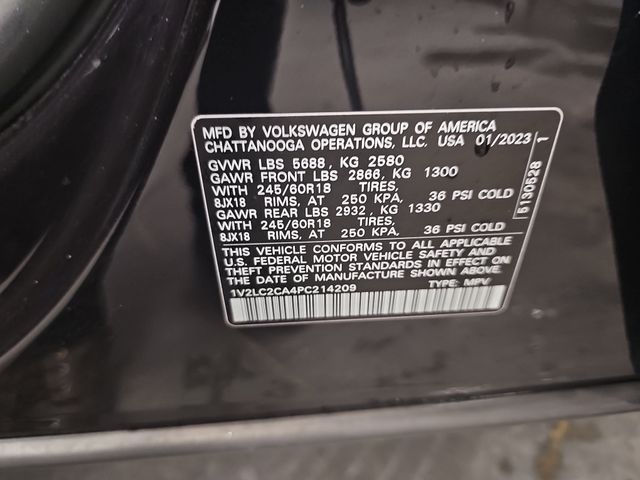 Used 2023 Black Volkswagen 2.0T SE image 33