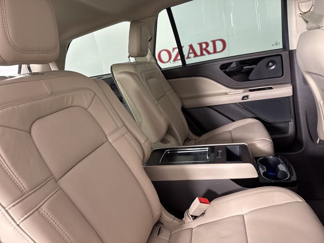 2022 Pristine White Metallic Tri-Coat Lincoln Aviator Reserve RWD SUV