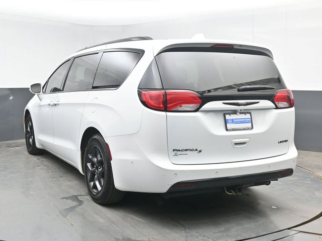 Used 2018 White Chrysler Limited image 7